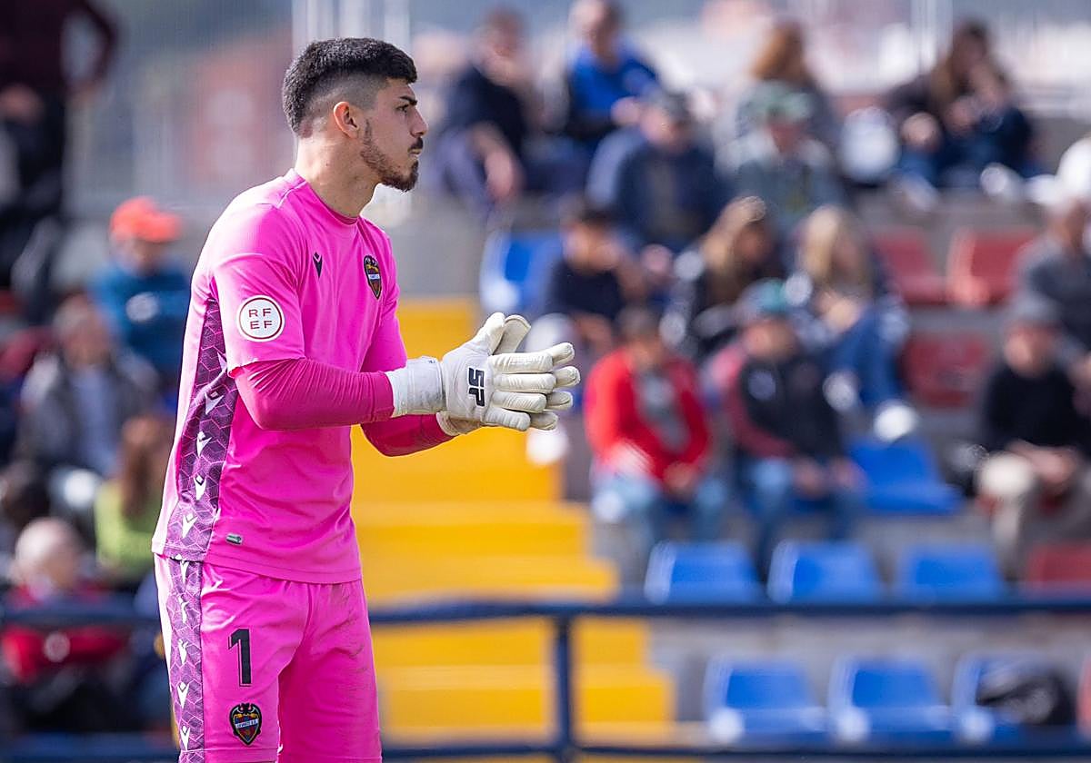 El Amorebieta eleva el listón de su portería con Pablo Campos El Correo